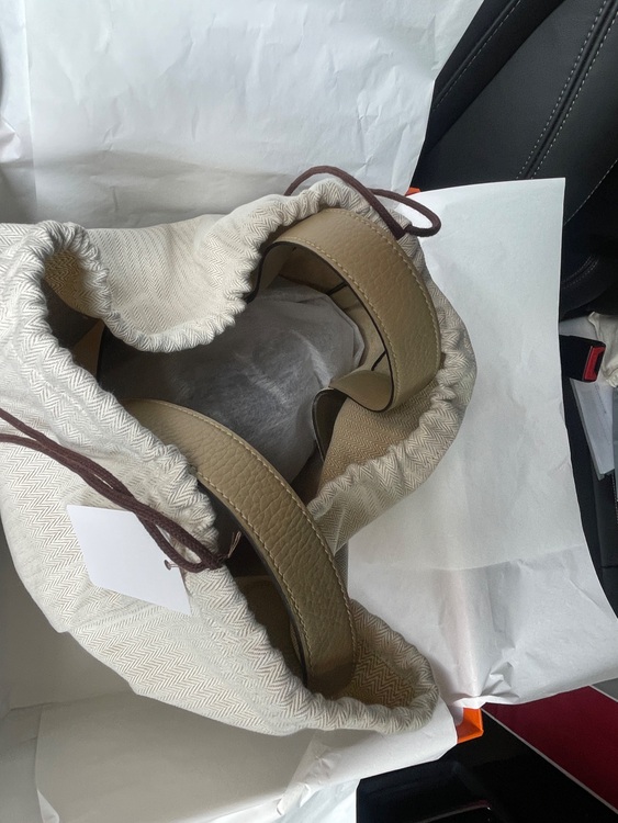 22サイズ（ブランドバッグ）の商品画像 - 査定依頼日：2025年9月4日 - 最高査定価格：550,000円