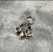 Chrome Hearts BS Fleur Charm "Silver"（古着・ファッション）の商品画像 - 査定依頼日：2026年3月30日 - 最高査定価格：110,000円