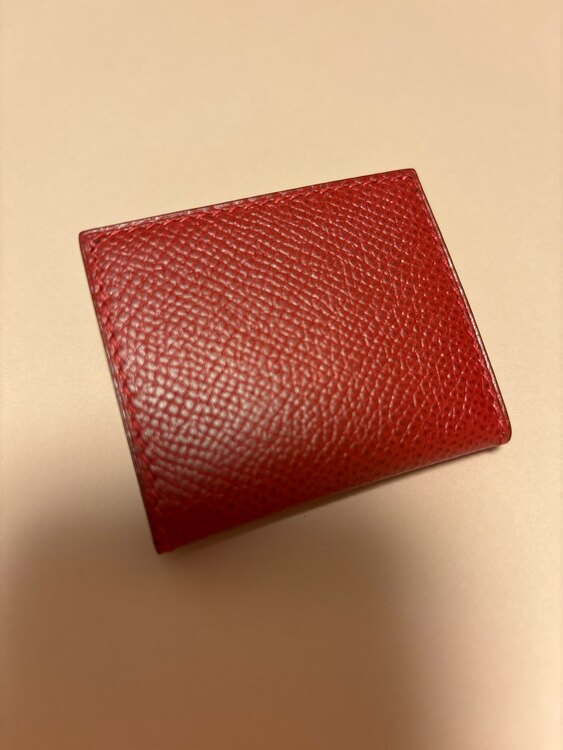 フォトフレーム赤（ブランド財布・小物）の商品画像 - 査定依頼日：2025年1月16日 - 最高査定価格：10,000円