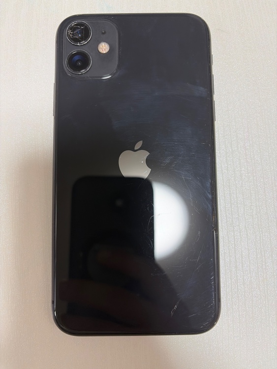 iPhone iPhoneX 256GB au（スマホ）の商品画像 - 査定依頼日：2026年8月23日 - 最高査定価格：6,000円