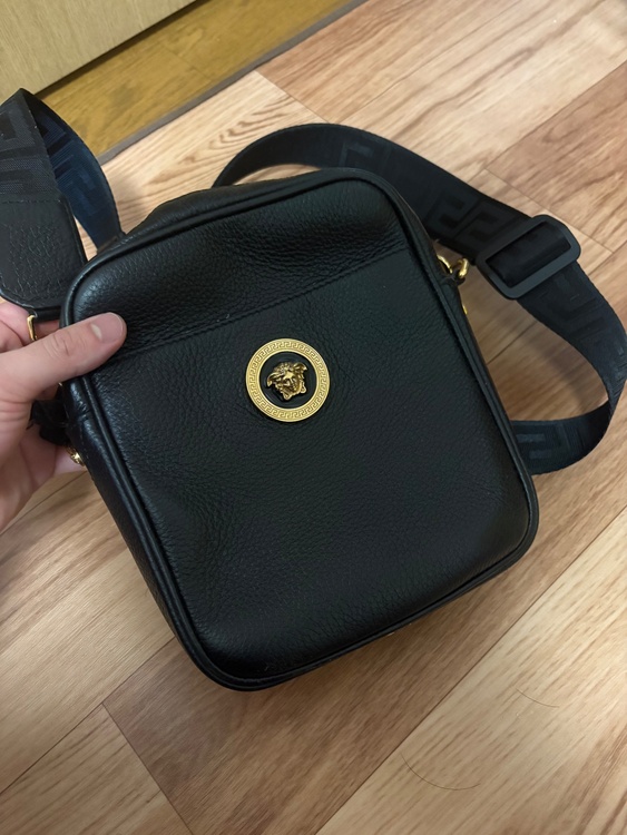 ベルサーチ　ショルダーバッグ（ブランドバッグ）の商品画像 - 査定依頼日：2026年4月19日 - 最高査定価格：10,000円