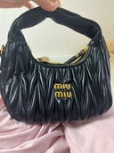 ミュウミュウ  （ブランドバッグ）の商品画像 - 査定依頼日：2025年6月5日 - 最高査定価格：180,000円