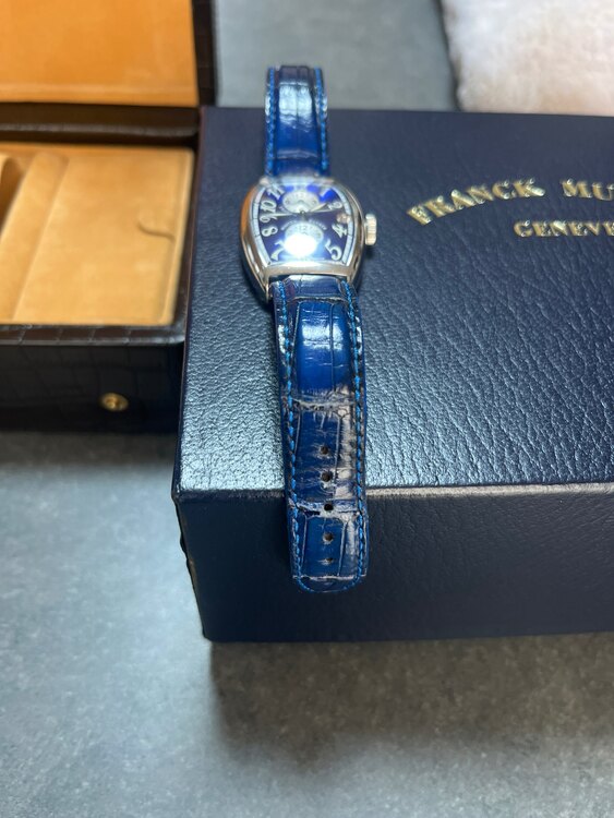 フランクミュラー トノウカーベックス （高級時計）の商品画像 - 査定依頼日：2025年3月26日 - 最高査定価格：400,000円