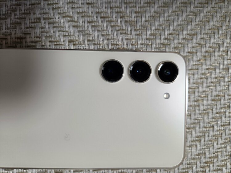 Galaxy Galaxy S23 シリーズ SIMフリー（スマホ）の商品画像 - 査定依頼日：2026年7月18日 - 最高査定価格：100,000円