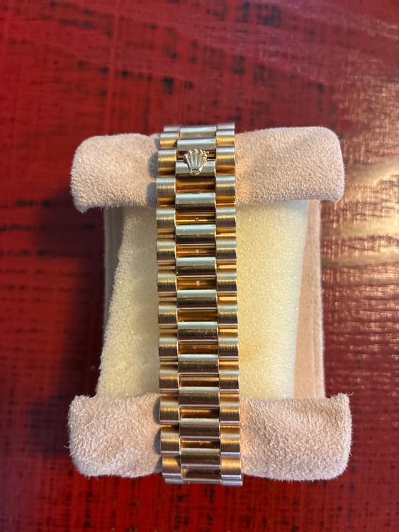 ロレックス デイデイト 11823（高級時計）の商品画像 - 査定依頼日：2025年8月2日 - 最高査定価格：5,000,000円