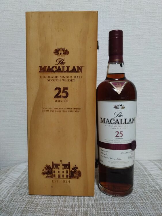 マッカラン　25年（お酒）の商品画像 - 査定依頼日：2025年7月27日 - 最高査定価格：1,112,000円
