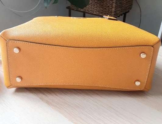 COACH　ハンドバッグ（ブランドバッグ）の商品画像 - 査定依頼日：2025年2月27日 - 最高査定価格：8,000円