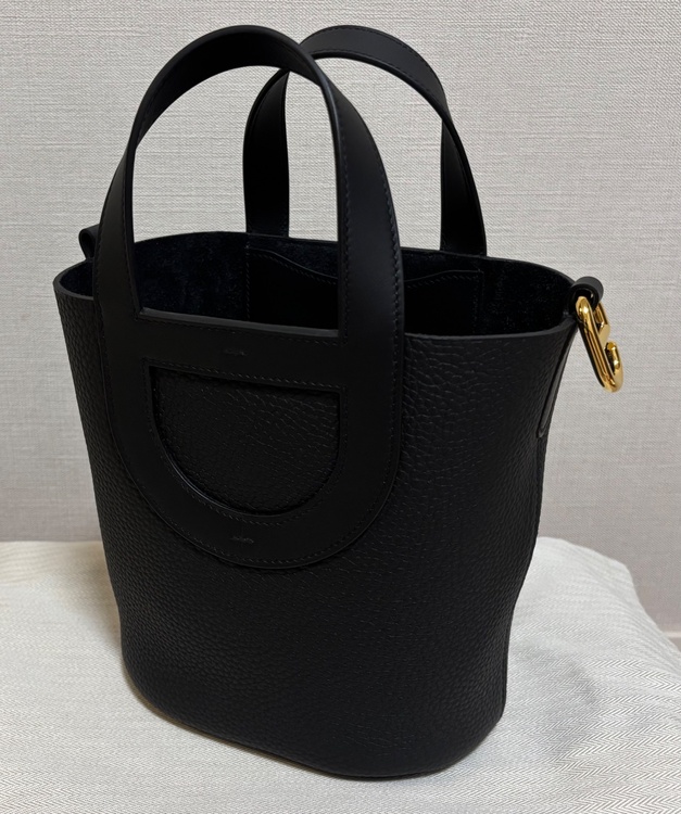 インザループ18（ブランドバッグ）の商品画像 - 査定依頼日：2026年1月15日 - 最高査定価格：100,000円