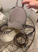 MICHAEL KORS  Mini Perforated LeatherBag（ブランドバッグ）の商品画像 - 査定依頼日：2026年5月5日 - 最高査定価格：2,500円