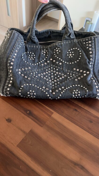 プラダ  （ブランドバッグ）の商品画像 - 査定依頼日：2025年1月28日 - 最高査定価格：5,000円