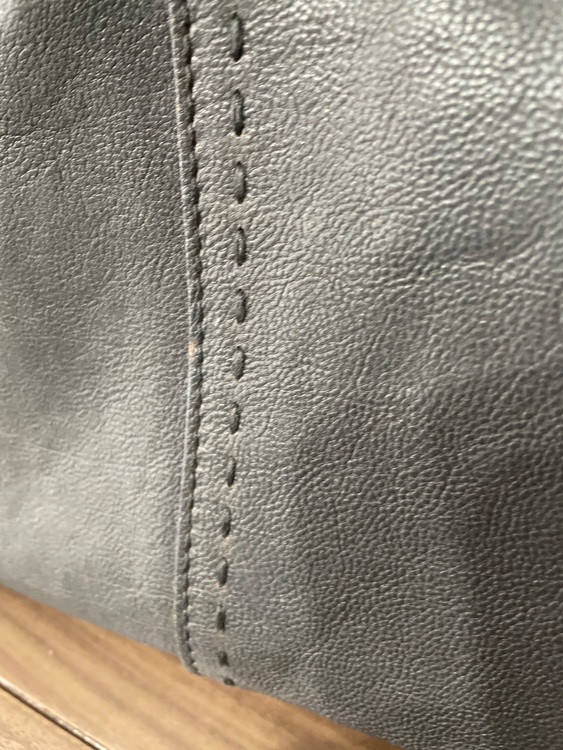 イブサンローラン  （ブランドバッグ）の商品画像 - 査定依頼日：2025年10月3日 - 最高査定価格：35,000円