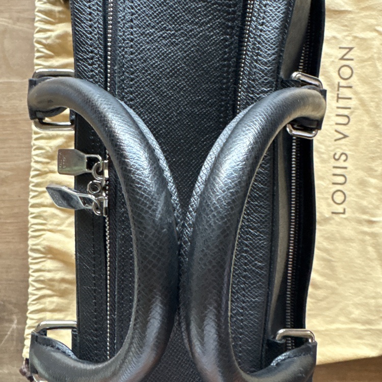 ルイヴィトン　オーバーナイト（ブランドバッグ）の商品画像 - 査定依頼日：2025年6月30日 - 最高査定価格：70,000円