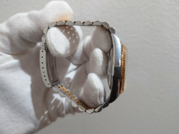 16233G（高級時計）の商品画像 - 査定依頼日：2026年1月22日 - 最高査定価格：1,100,000円