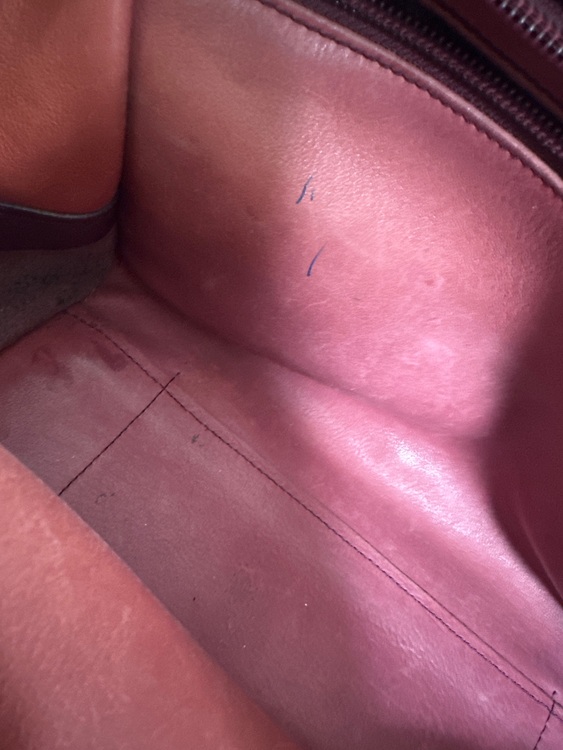 ロエベ　アマソナ　スエードバッグ（ブランドバッグ）の商品画像 - 査定依頼日：2025年11月29日 - 最高査定価格：40,000円