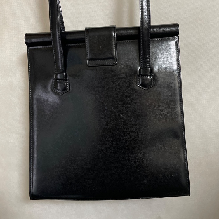 イブサンローラン  （ブランドバッグ）の商品画像 - 査定依頼日：2026年2月24日 - 最高査定価格：30,000円