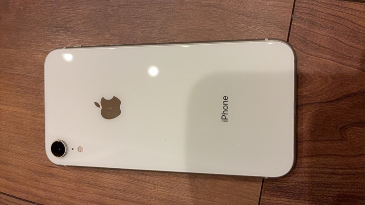 iPhone（スマホ）の商品画像 - 査定依頼日：2026年9月30日 - 最高査定価格：5,500円