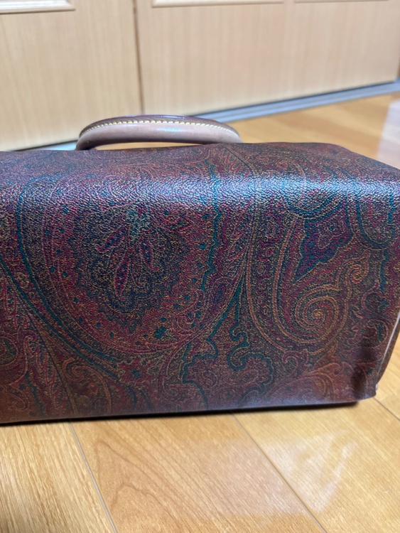 エトロ　ハワイ購入（ブランドバッグ）の商品画像 - 査定依頼日：2026年8月22日 - 最高査定価格：3,000円