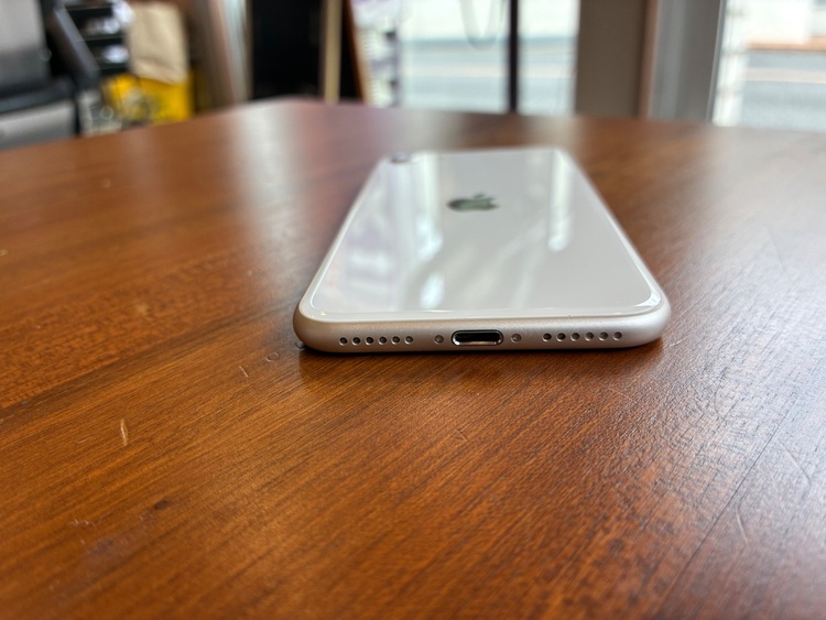 iPhone iPhone SE (第 3 世代) 64GB SIMフリー（スマホ）の商品画像 - 査定依頼日：2026年9月16日 - 最高査定価格：100,000円