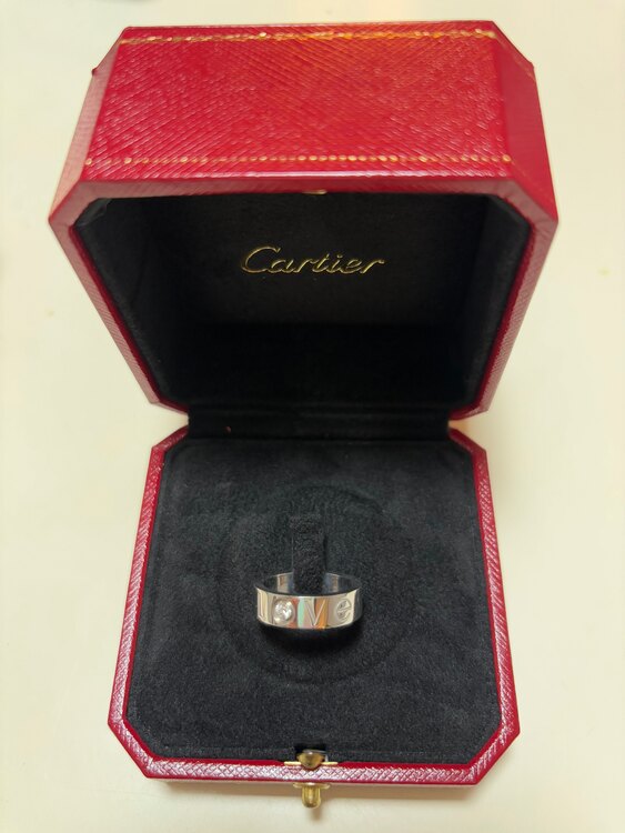 カルティエ　ラブリング　1PD WG（宝石）の商品画像 - 査定依頼日：2025年2月4日 - 最高査定価格：110,000円