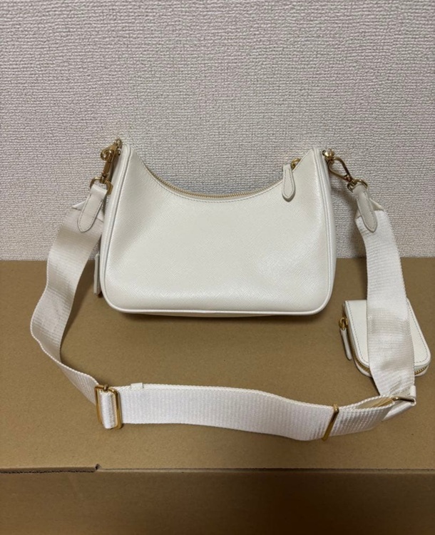プラダ  （ブランドバッグ）の商品画像 - 査定依頼日：2025年11月30日 - 最高査定価格：160,000円