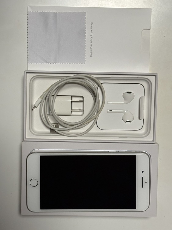 iPhone８＋　128G ホワイト（スマホ）の商品画像 - 査定依頼日：2026年4月12日 - 最高査定価格：6,000円