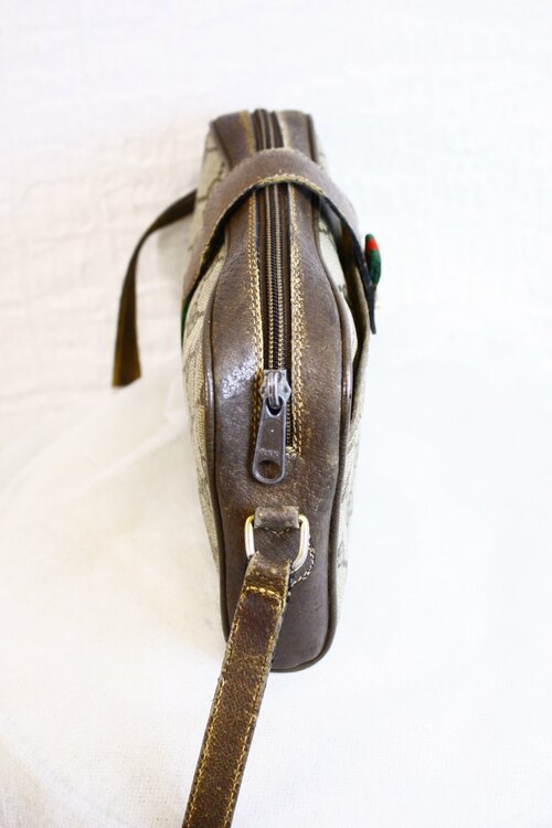 GUCCI GG キャンバス スプリーム ショルダーバッグ PVCレザー 10 02 055（ブランドバッグ）の商品画像 - 査定依頼日：2026年10月15日 - 最高査定価格：10,000円