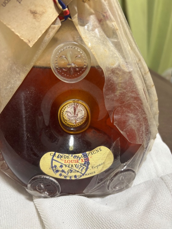 ベリーオールド期　昭和52以上前　レミーマルタンのルイ13世　初期モデル（お酒）の商品画像 - 査定依頼日：2026年3月25日 - 最高査定価格：70,000円