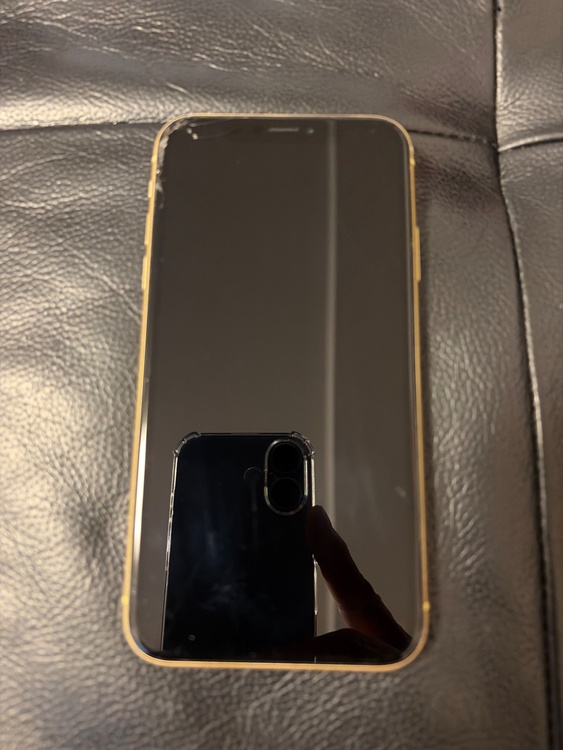 iPhoneXR 128GB yellow（スマホ）の商品画像 - 査定依頼日：2026年8月11日 - 最高査定価格：8,000円