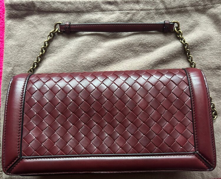 ショルダーバッグ（ブランドバッグ）の商品画像 - 査定依頼日：2025年4月17日 - 最高査定価格：70,000円