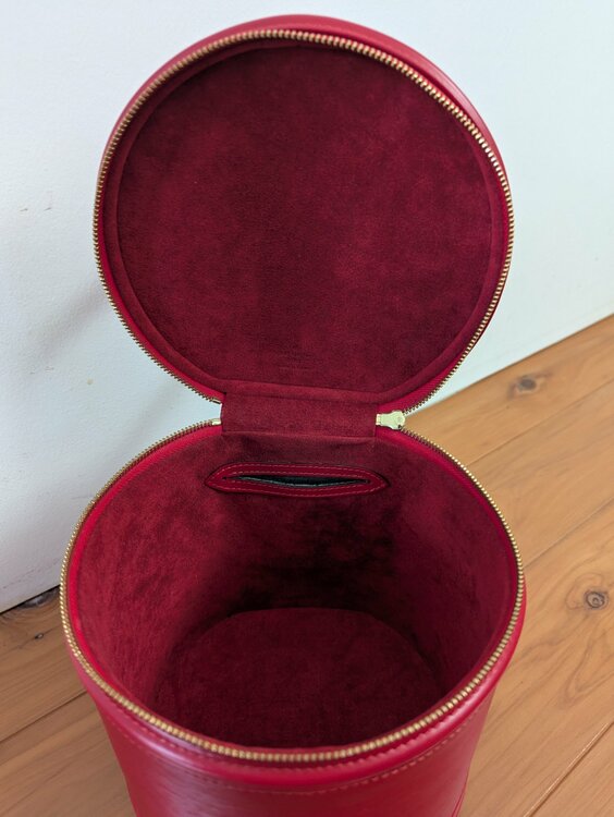 ルイヴィトン エピ （ブランドバッグ）の商品画像 - 査定依頼日：2025年12月16日 - 最高査定価格：40,000円