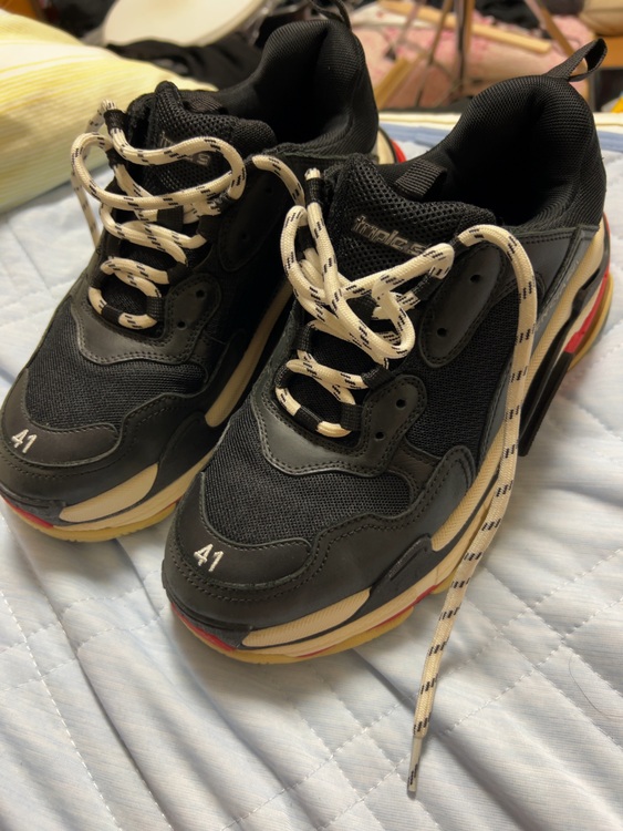 バレンシアガ  （ブランドバッグ）の商品画像 - 査定依頼日：2025年10月17日 - 最高査定価格：18,000円