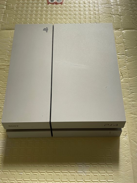 SONY PS4（ゲーム機本体・ゲームソフト）の商品画像 - 査定依頼日：2023年1月30日 - 最高査定価格：10,000円