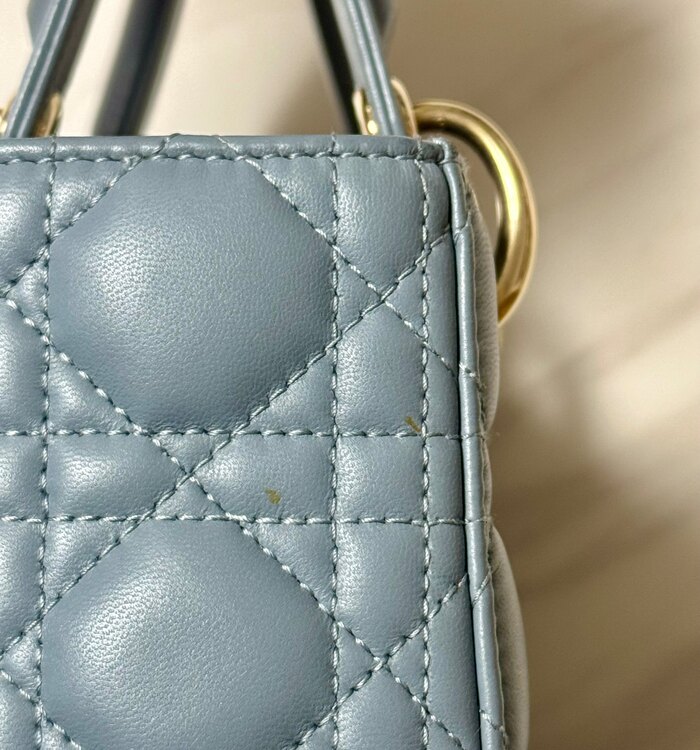 レディディオール（ブランドバッグ）の商品画像 - 査定依頼日：2025年2月28日 - 最高査定価格：400,000円