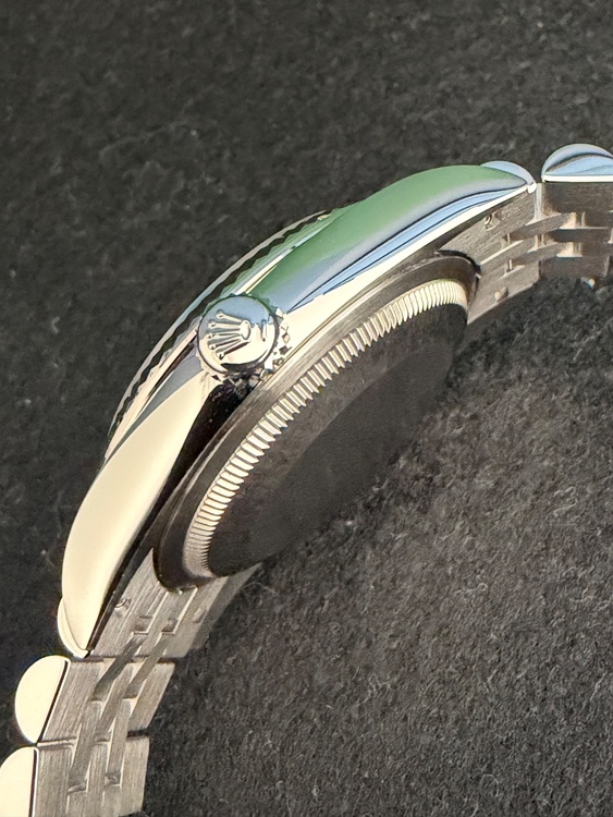 ROLEX DATEJUST36 黒文字盤 10Pダイヤ（高級時計）の商品画像 - 査定依頼日：2026年3月15日 - 最高査定価格：2,265,000円