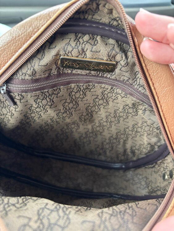 イブサンローラン  （ブランドバッグ）の商品画像 - 査定依頼日：2025年3月22日 - 最高査定価格：10,000円