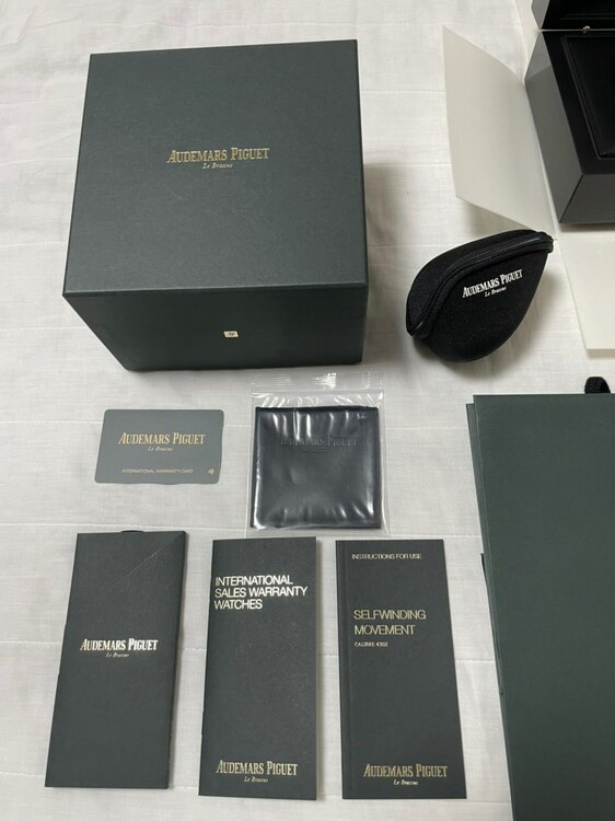 オーデマピゲ　ロイヤルオーク（高級時計）の商品画像 - 査定依頼日：2025年2月22日 - 最高査定価格：5,300,000円