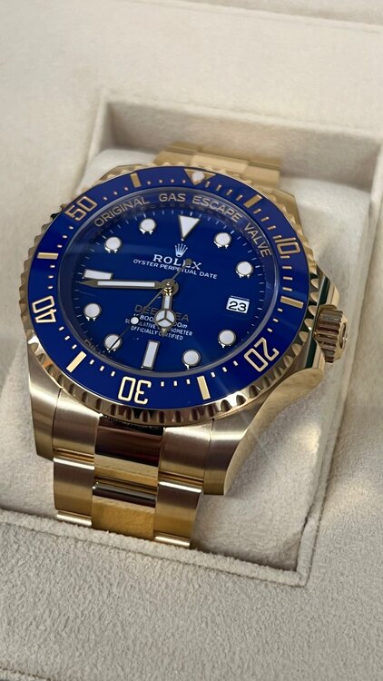 ロレックス シードゥエラー 136668Lb（高級時計）の商品画像 - 査定依頼日：2024年12月23日 - 最高査定価格：8,500,000円