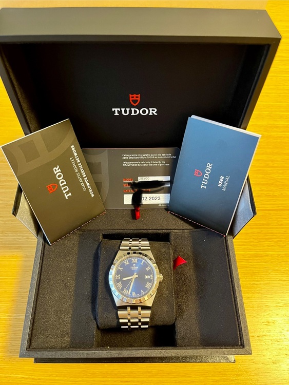 ロイヤル（高級時計）の商品画像 - 査定依頼日：2025年8月18日 - 最高査定価格：245,000円