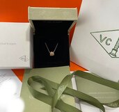 Van Cleef & Arpels ペルレ ネックレス VCARO2EF00（宝石）の商品画像 - 査定依頼日：2024年11月17日 - 最高査定価格：400,000円