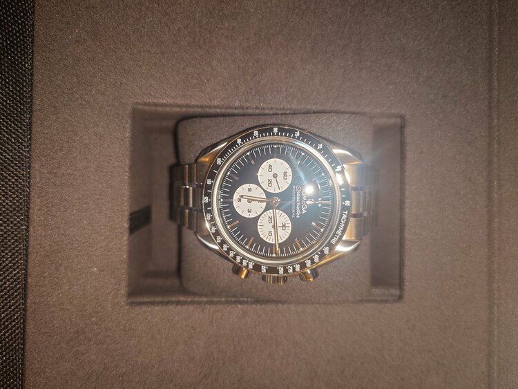 オメガ スピードマスター 310.30.42.50.01.004（高級時計）の商品画像 - 査定依頼日：2026年4月14日 - 最高査定価格：1,500,000円