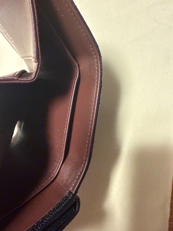 三つ折りウォレット（古着・ファッション）の商品画像 - 査定依頼日：2025年8月26日 - 最高査定価格：138,000円