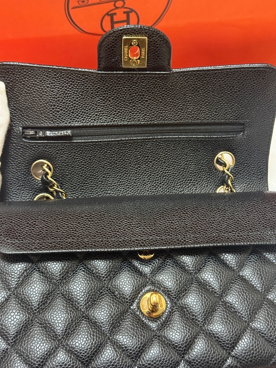 CHANEL キャビアスキン マトラッセ チェーンショルダーバッグ　スモール（ブランドバッグ）の商品画像 - 査定依頼日：2026年7月24日 - 最高査定価格：830,000円
