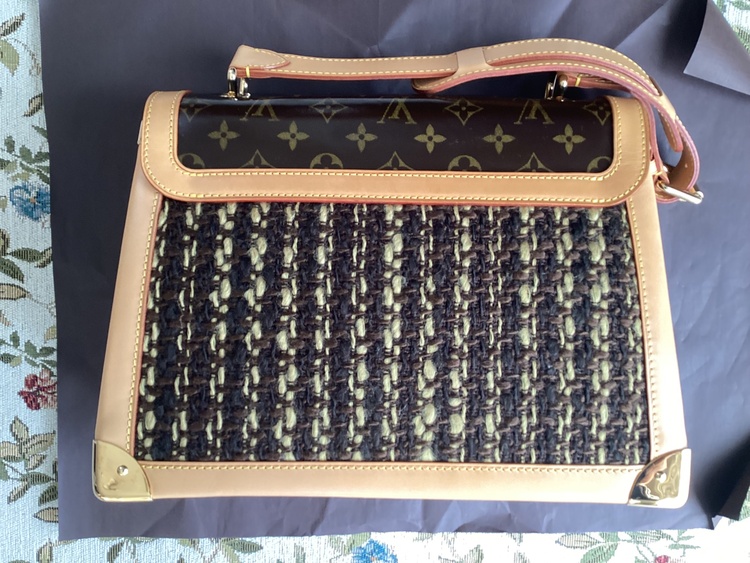 TWEEDY ZIP（ブランドバッグ）の商品画像 - 査定依頼日：2026年2月6日 - 最高査定価格：250,000円