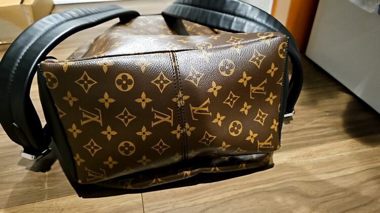 ディスカバリー・バックパック （ブランドバッグ）の商品画像 - 査定依頼日：2025年9月18日 - 最高査定価格：230,000円