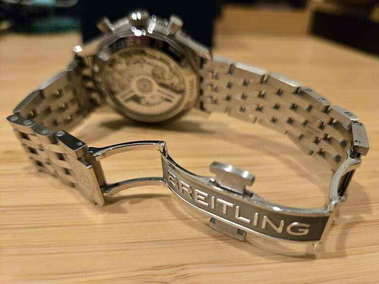 ブライトリング ナビタイマー AB0138241C1P1A（高級時計）の商品画像 - 査定依頼日：2025年3月23日 - 最高査定価格：800,000円