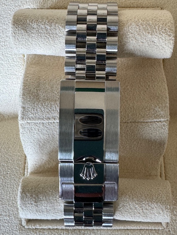 ロレックス GMTマスター （高級時計）の商品画像 - 査定依頼日：2025年6月8日 - 最高査定価格：2,900,000円