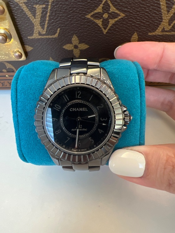 j12ブラックエディション（高級時計）の商品画像 - 査定依頼日：2025年7月12日 - 最高査定価格：1,250,000円