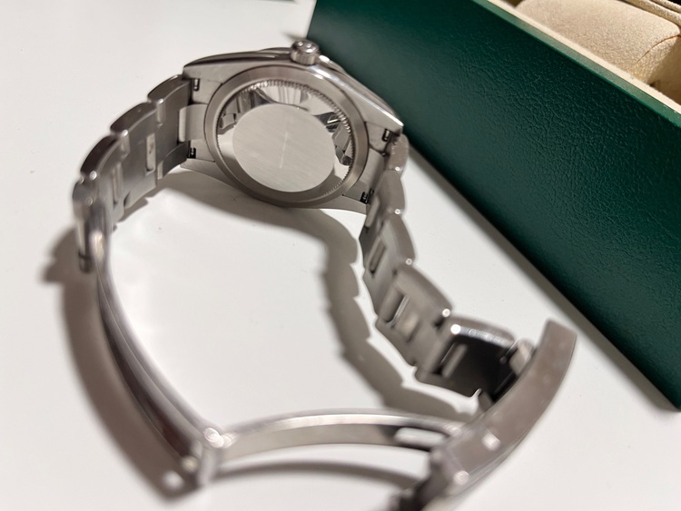 ロレックス パーペチュアル 12420（高級時計）の商品画像 - 査定依頼日：2025年12月3日 - 最高査定価格：1,000,000円