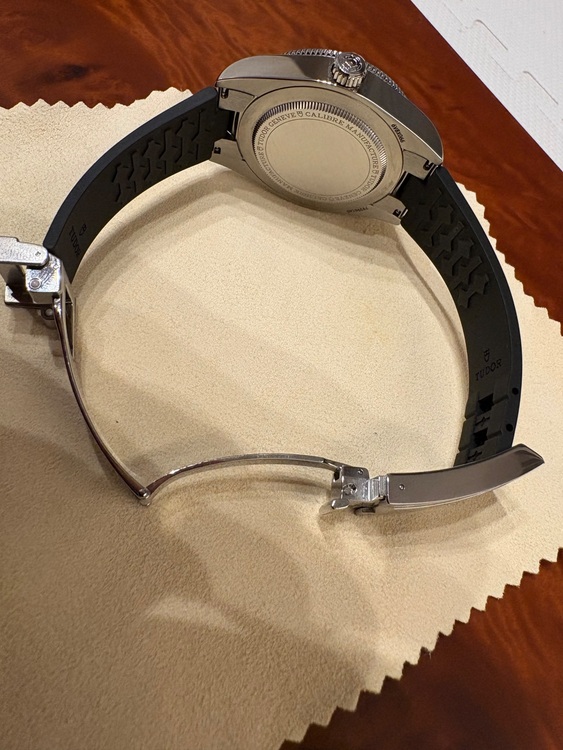 チューダー ブラックベイ （高級時計）の商品画像 - 査定依頼日：2025年11月23日 - 最高査定価格：520,000円