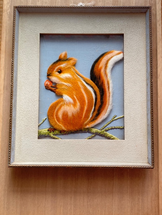 かわいいリスです（美術品・骨董品）の商品画像 - 査定依頼日：2026年4月20日 - 最高査定価格：2,000円